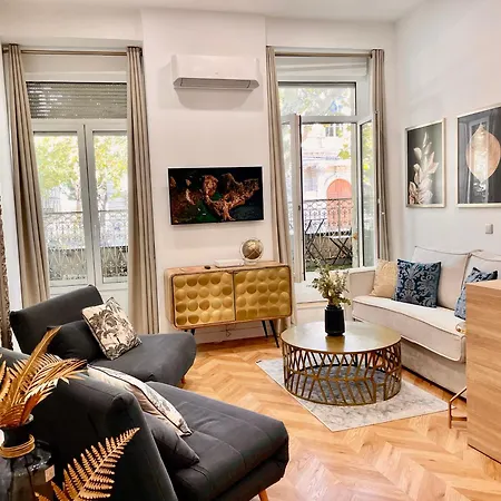 Place De L'horloge Apartment *